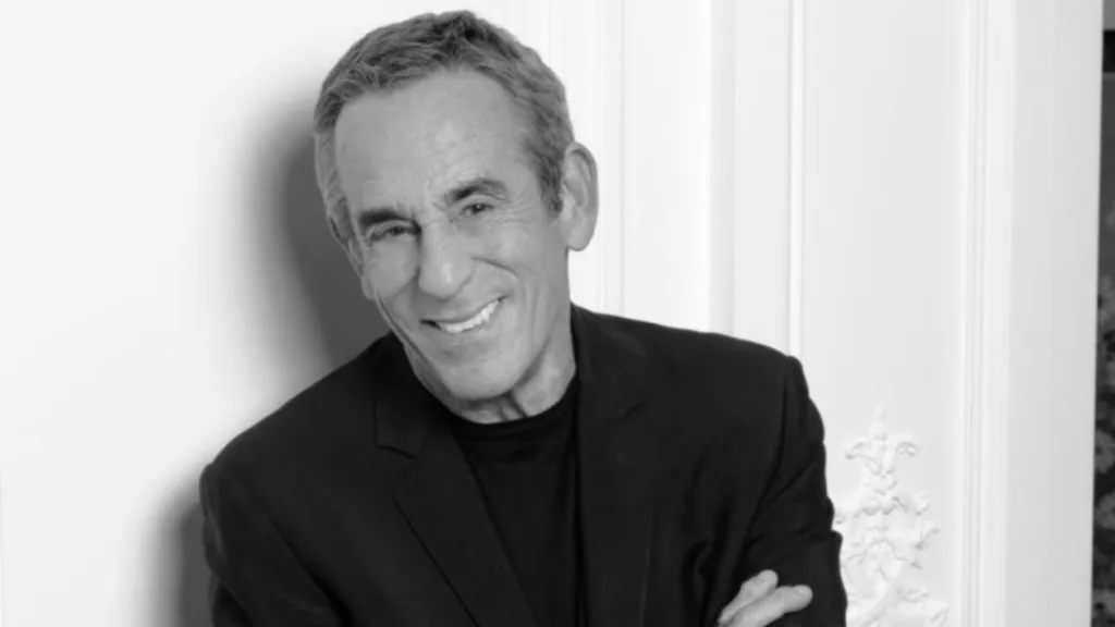 Hommage à Thierry Ardisson : l’homme en noir de la télévision française